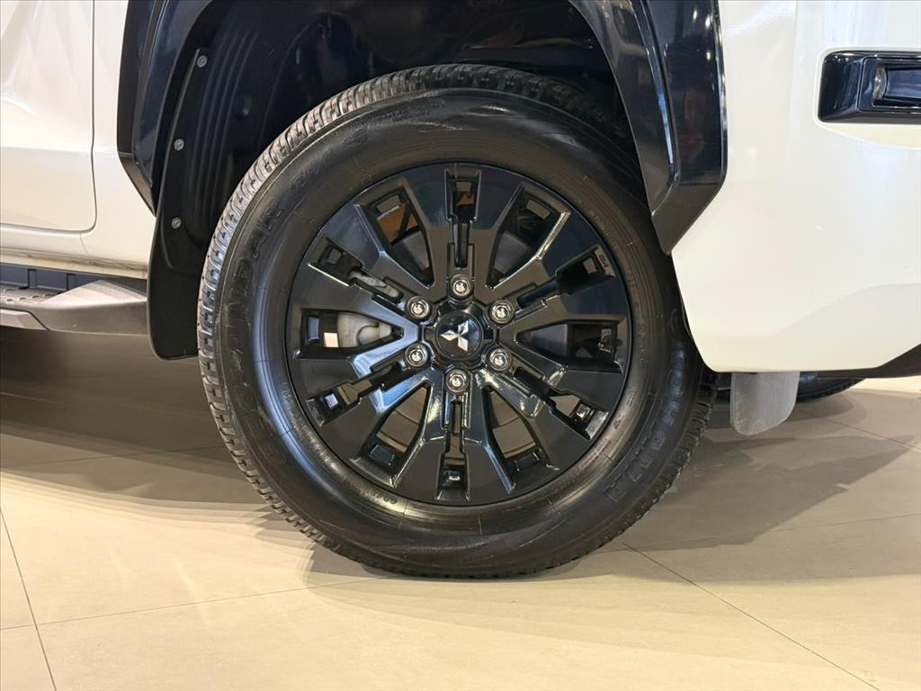 TRITON 2.4 BITURBO DIESEL CD KATANA 4X4 AUTOMÁTICO2