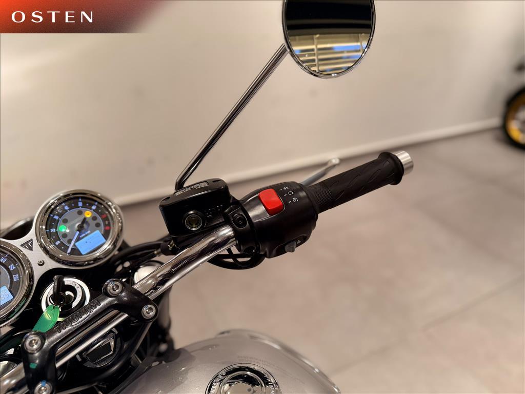 TRIUMPH-BONNEVILLE-T100 900