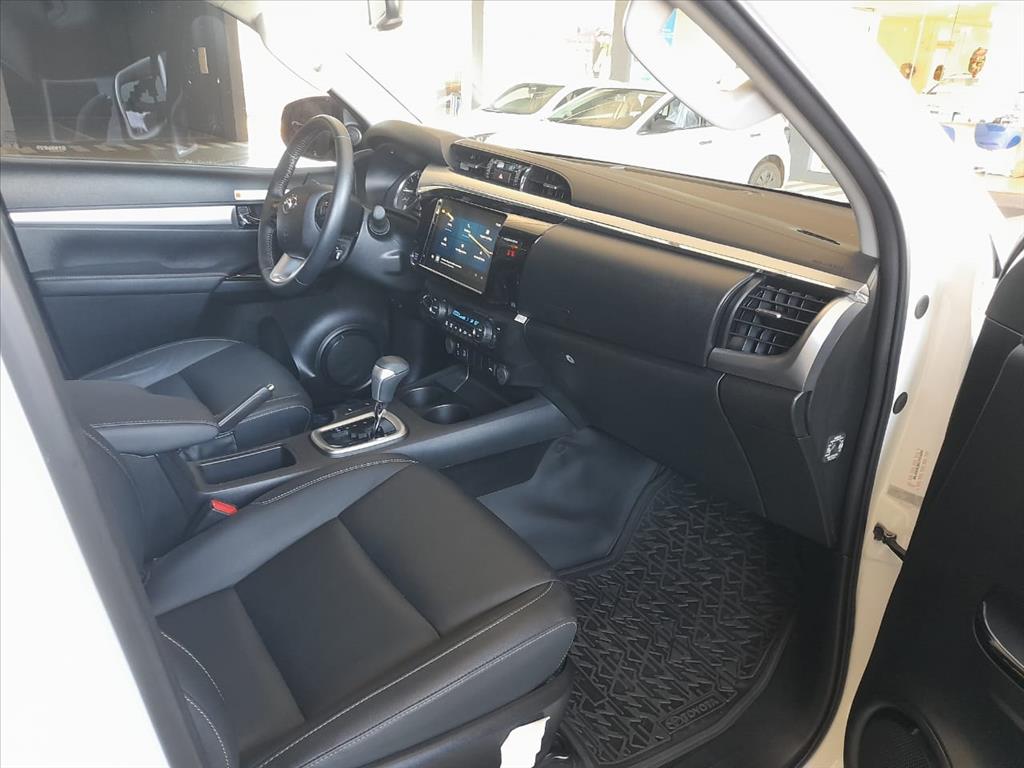 HILUX 2.8 D-4D TURBO DIESEL CD SRV 4X4 AUTOMÁTICO11