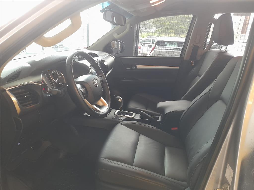 HILUX 2.8 D-4D TURBO DIESEL CD SRV 4X4 AUTOMÁTICO9