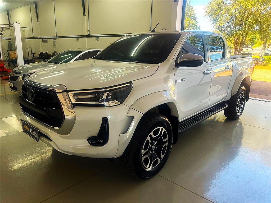 HILUX 2.8 D-4D TURBO DIESEL CD SRX 4X4 AUTOMÁTICO1