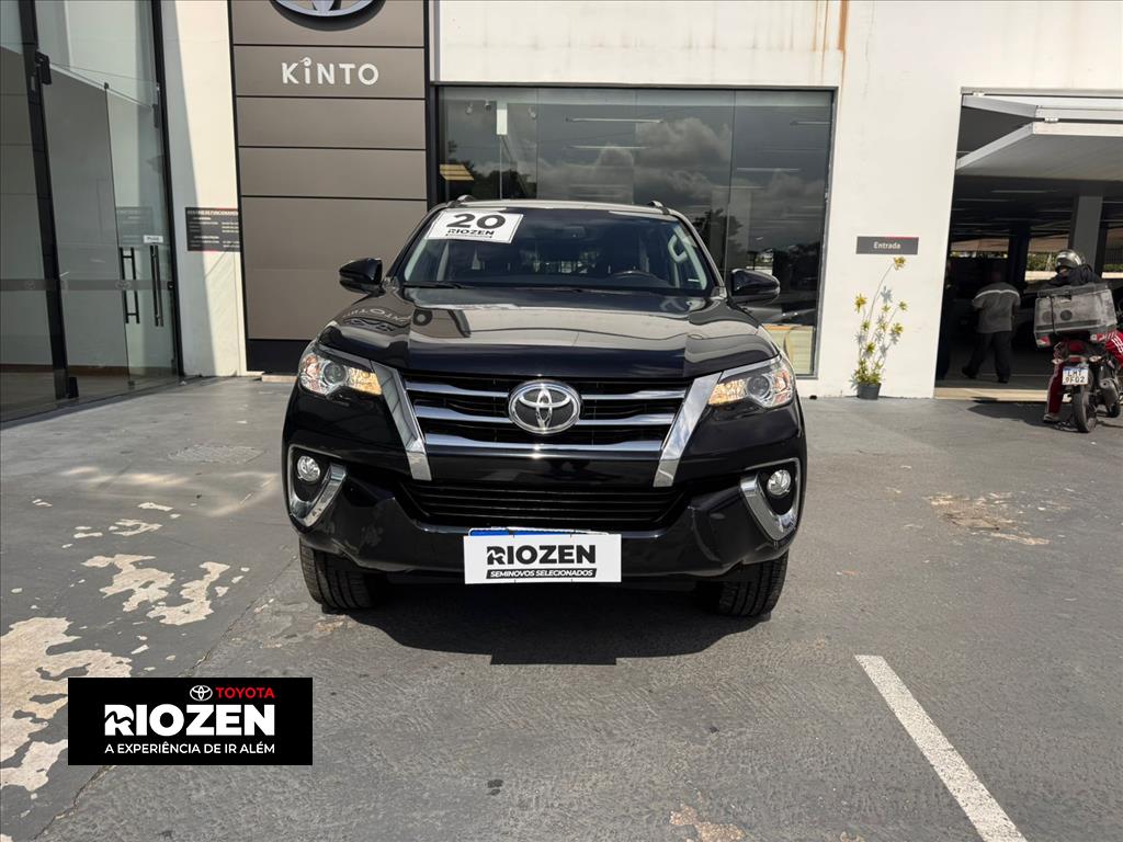 Toyota HILUX SW4 2020