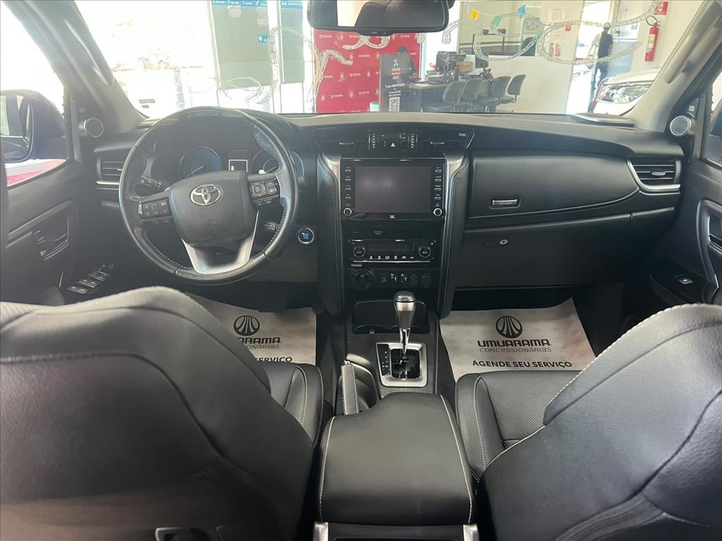 HILUX 2.8 D-4D TURBO DIESEL CD SRX 4X4 AUTOMÁTICO9