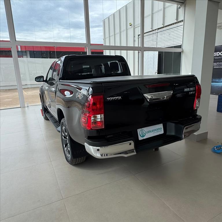 HILUX 2.8 D-4D TURBO DIESEL CD SRV 4X4 AUTOMÁTICO3