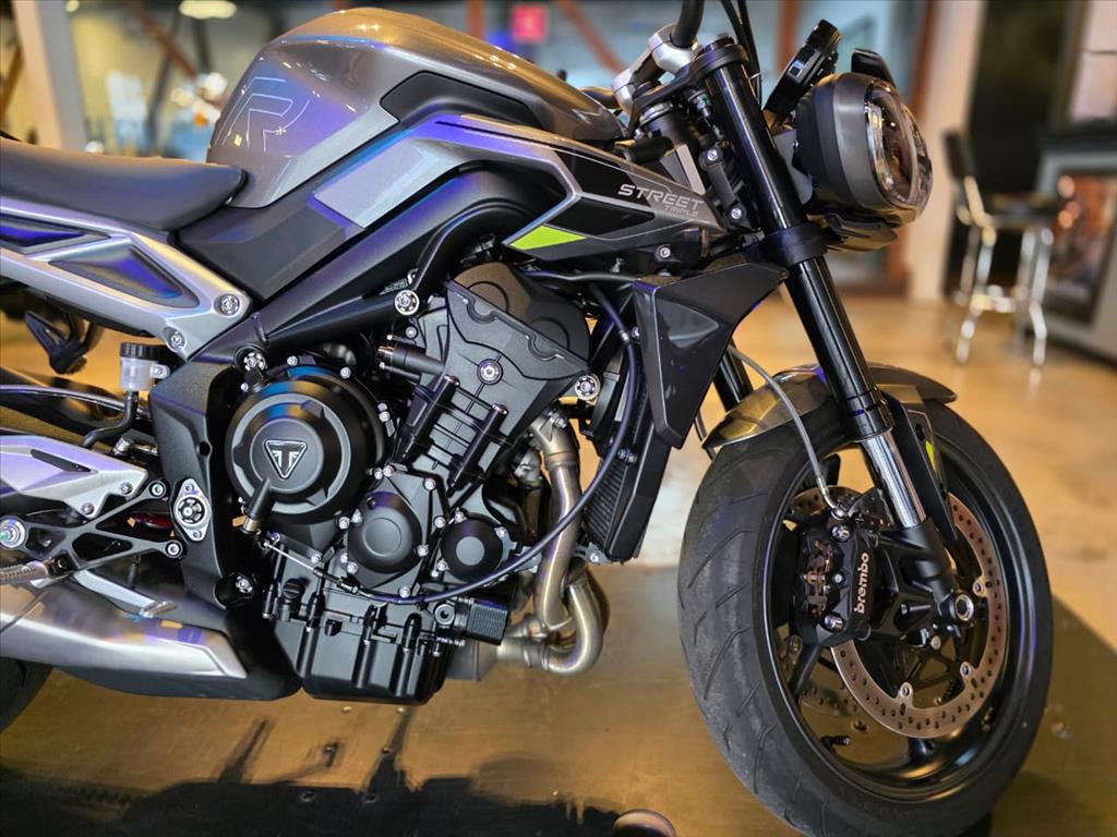 STREET TRIPLE R ABS