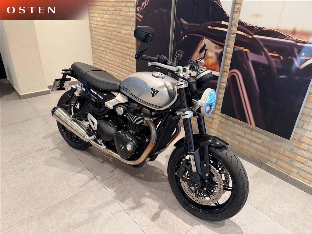 TRIUMPH-SPEED-TWIN