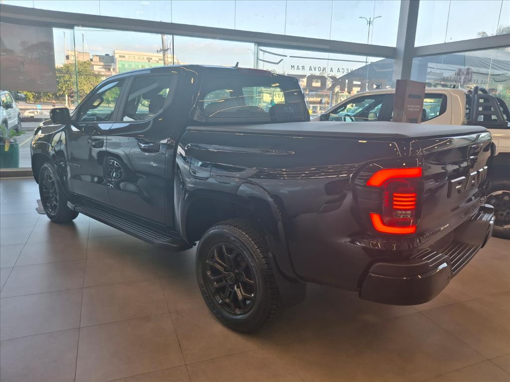 DAKOTA 2.2 TURBO DIESEL LARAMIE NIGHT EDITION 4X4 AUTOMÁTICO5
