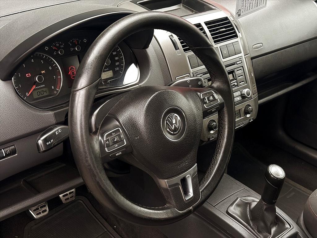Volkswagen Polo - 1.6 MI SPORTLINE 8V FLEX 4P MANUAL
