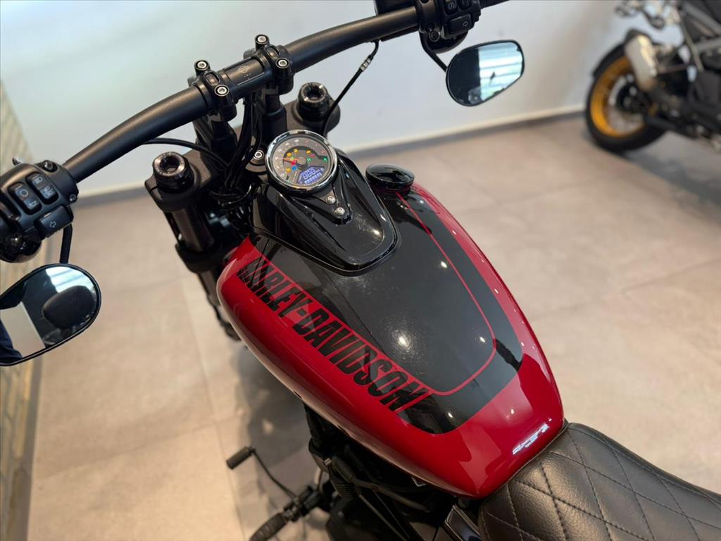 HARLEY-DAVIDSON-FAT-SOFTAIL BOB 114