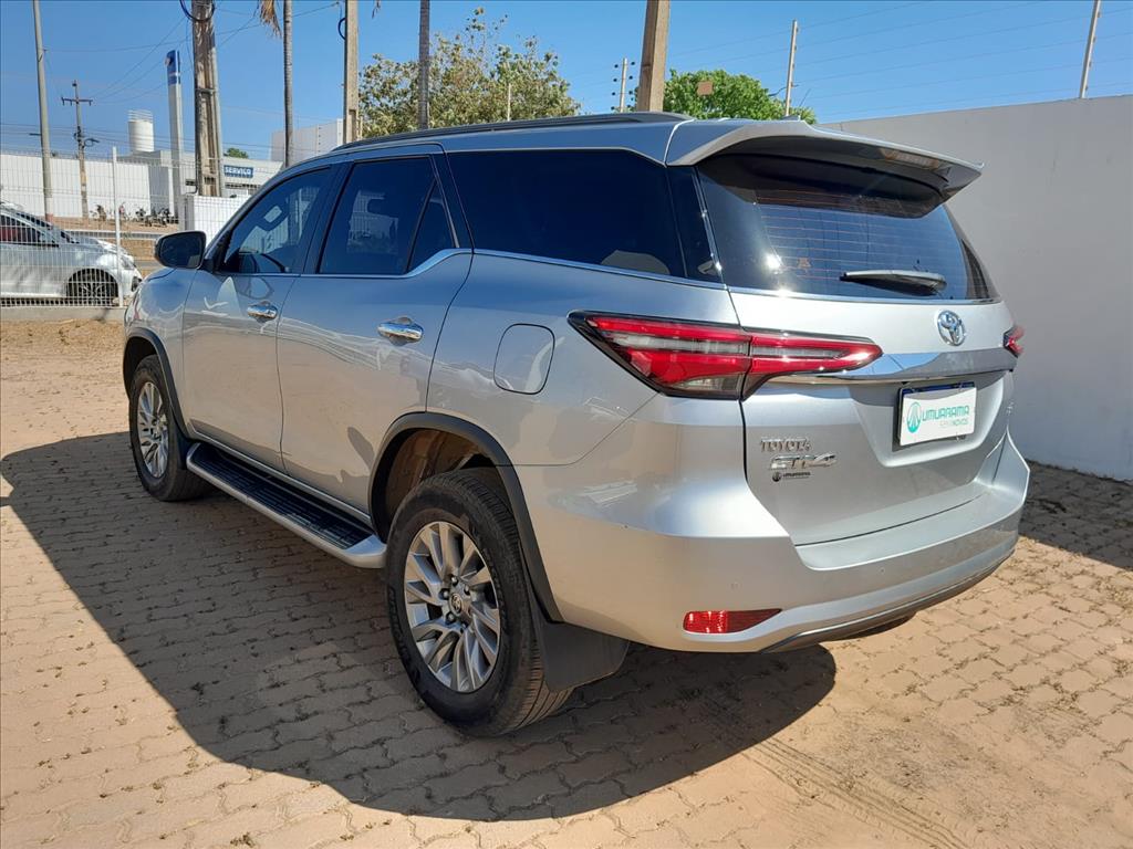 HILUX SW4 2.8 D-4D TURBO DIESEL SRX 7L 4X4 AUTOMÁTICO3