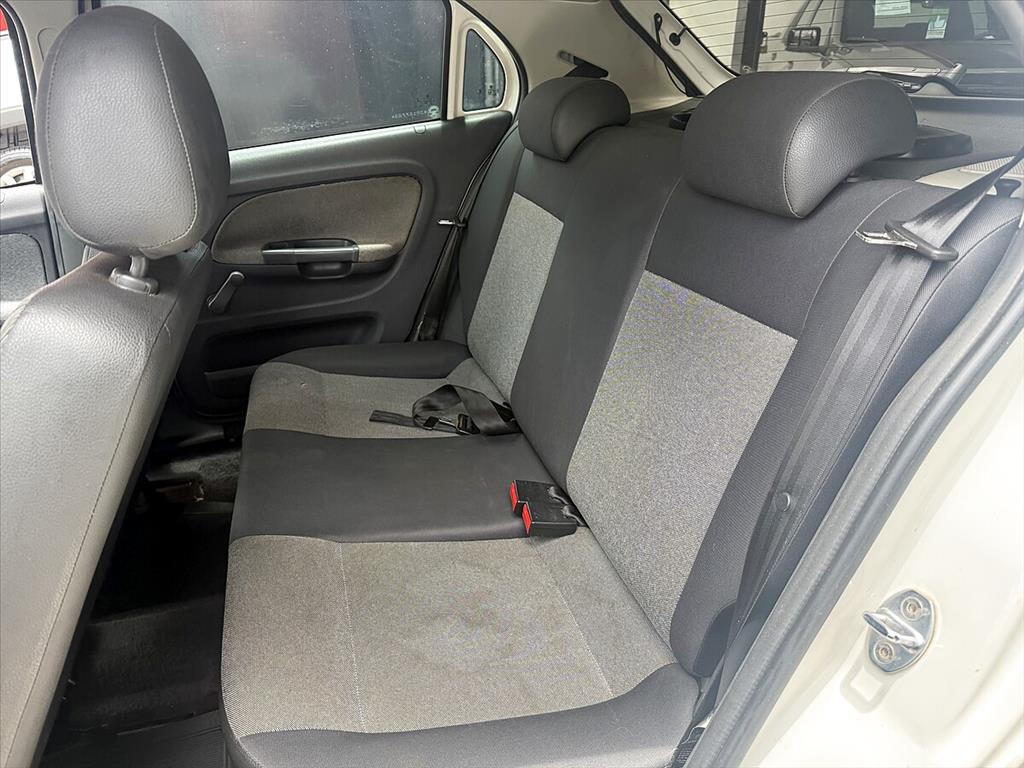 Volkswagen Gol - 1.0 MI 8V FLEX 2P MANUAL G.VI