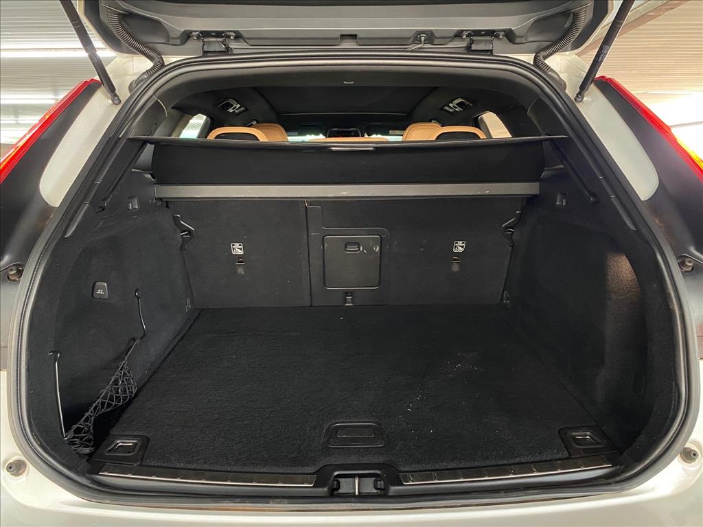 XC60 2.0 D5 DIESEL MOMENTUM AWD GEARTRONIC