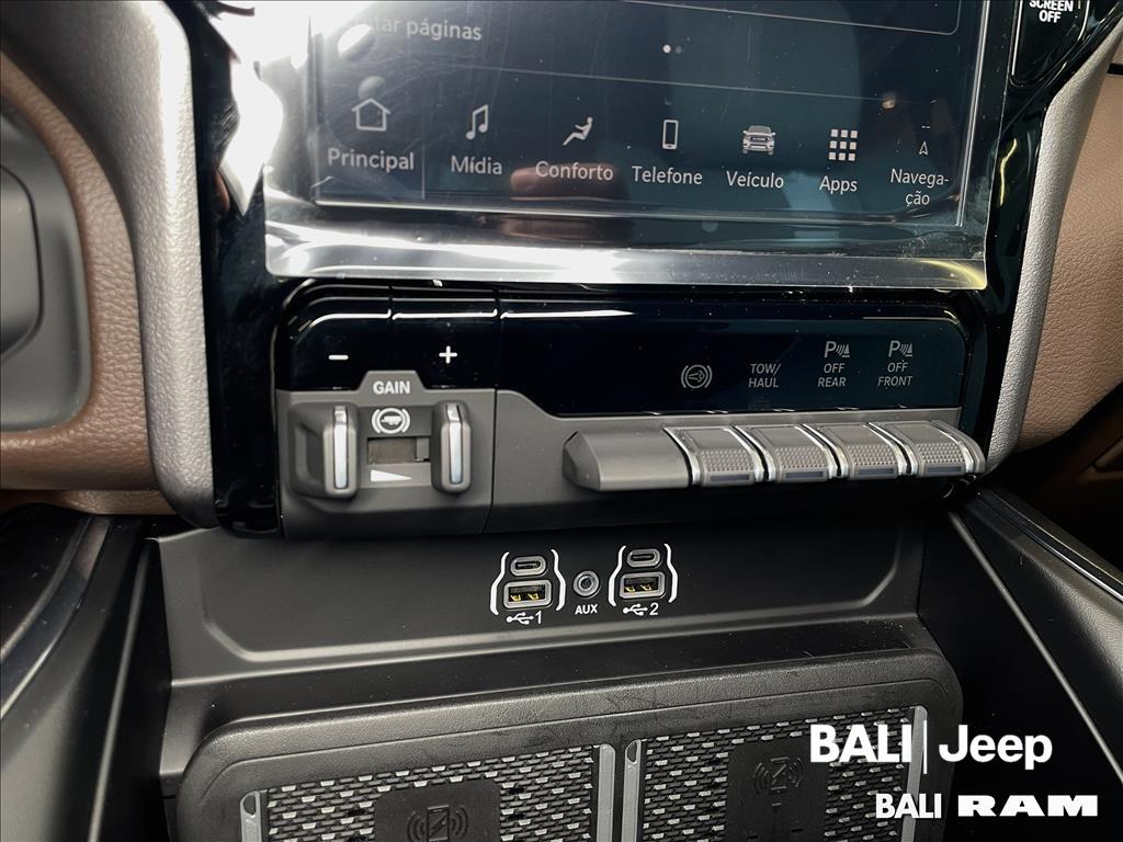 2500 6.7 I6 TURBO DIESEL LARAMIE CD 4X4 AUTOMÁTICO12