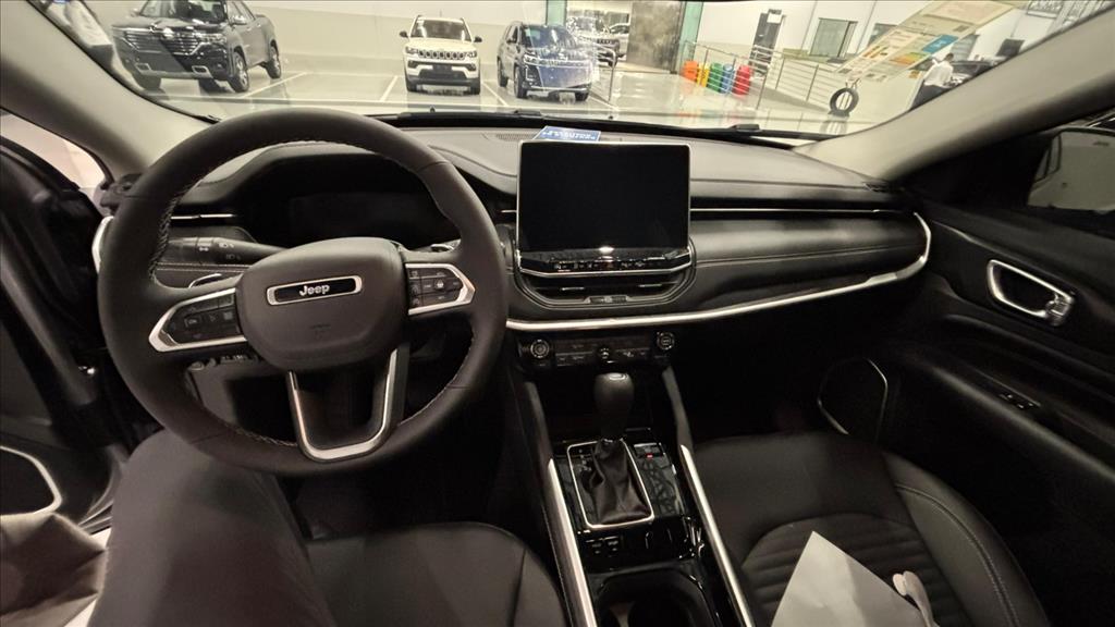 COMMANDER 1.3 T270 TURBO FLEX LONGITUDE AT65