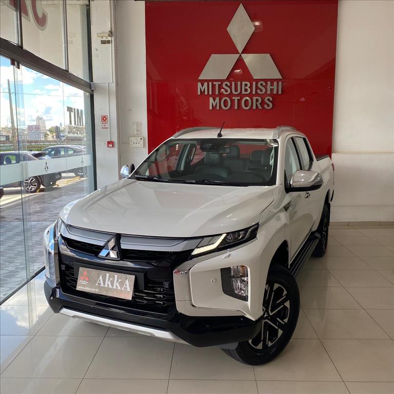 Mitsubishi-L200 TRITON-2.4 16V TURBO DIESEL SPORT HPE-S CD 4P 4X4 AUTOMÁTICO