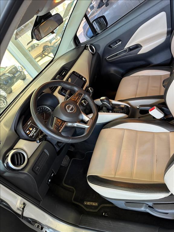 VERSA 1.6 16V FLEX EXCLUSIVE XTRONIC