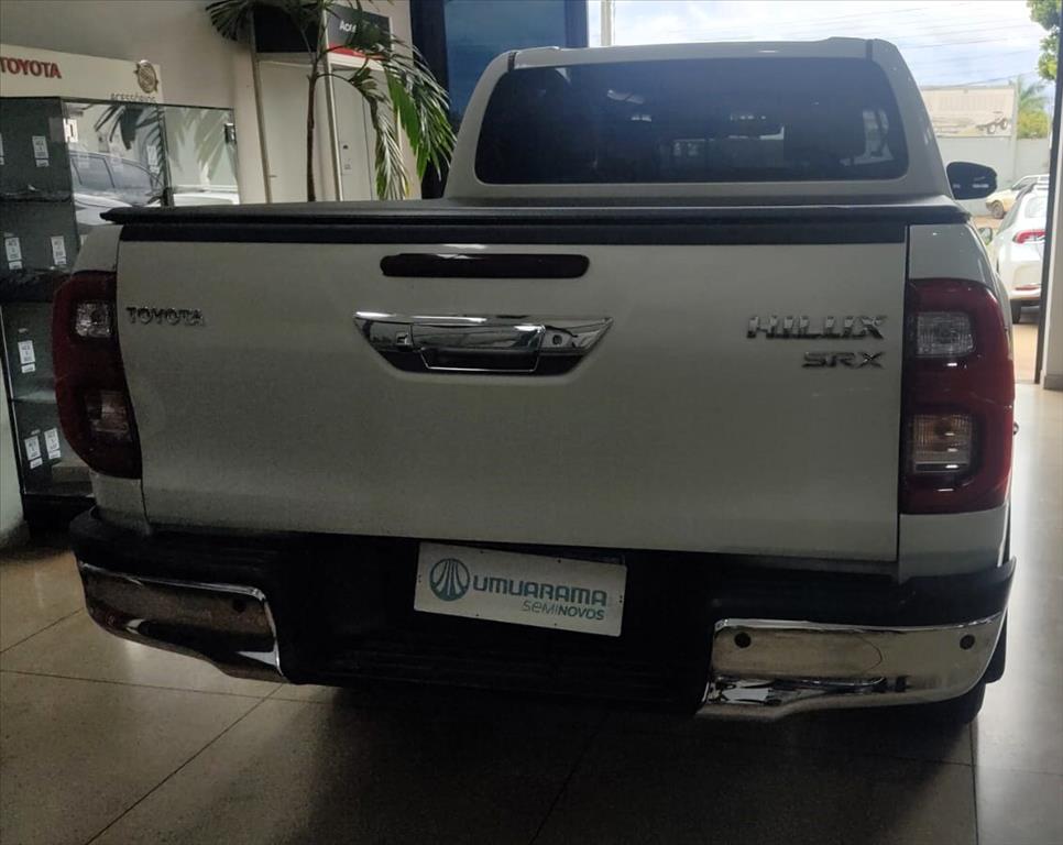 HILUX 2.8 D-4D TURBO DIESEL CD SRX 4X4 AUTOMÁTICO4