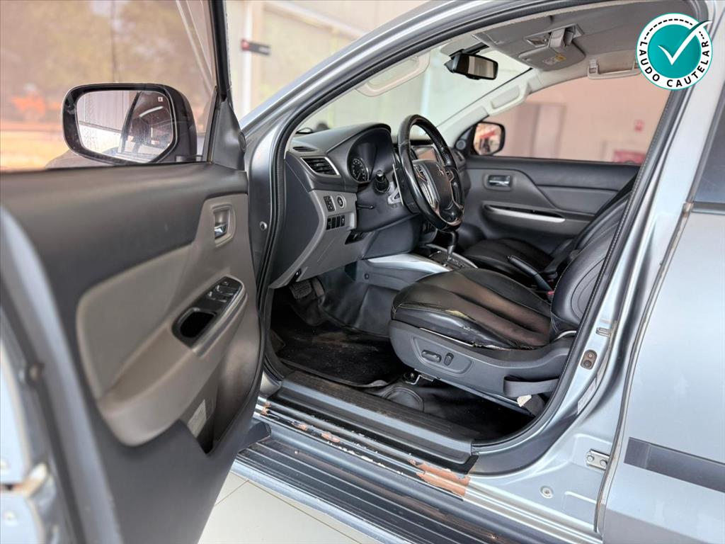 L200 TRITON 2.4 16V TURBO DIESEL OUTDOOR HPE-S CD 4X4 AUTOMÁTICO11