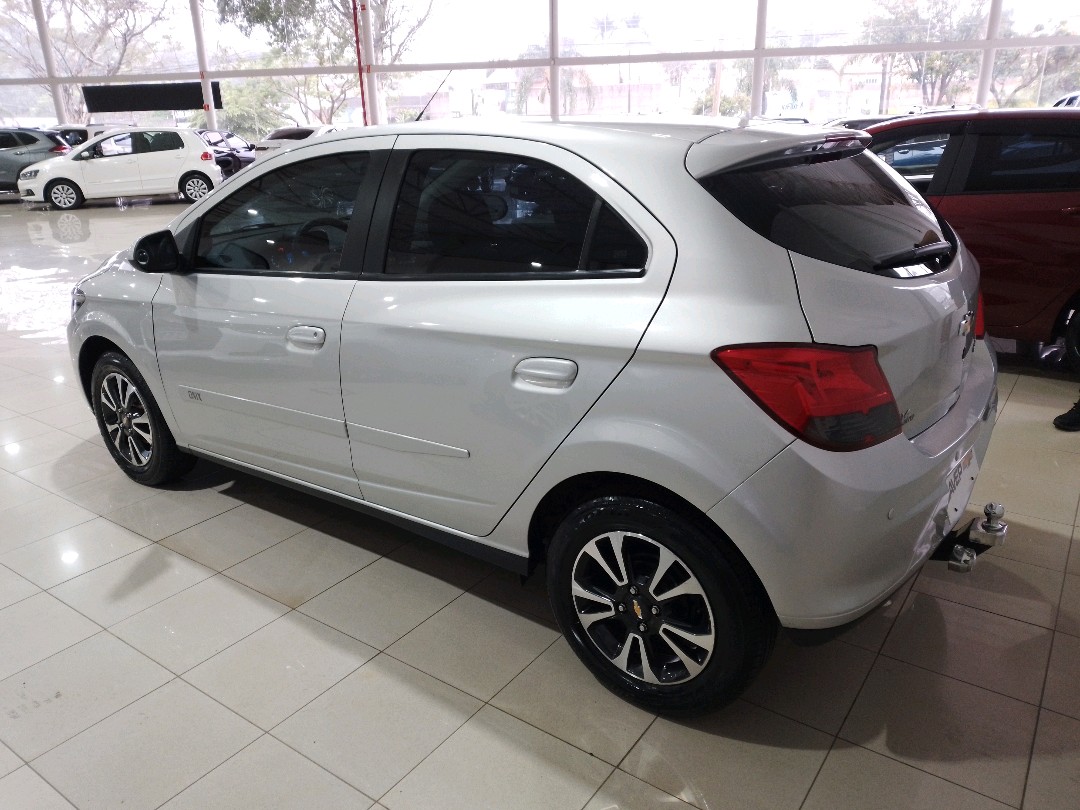 Chevrolet Onix 1.4 Mpfi LTZ 8V Flex 4P Manual - foto 2