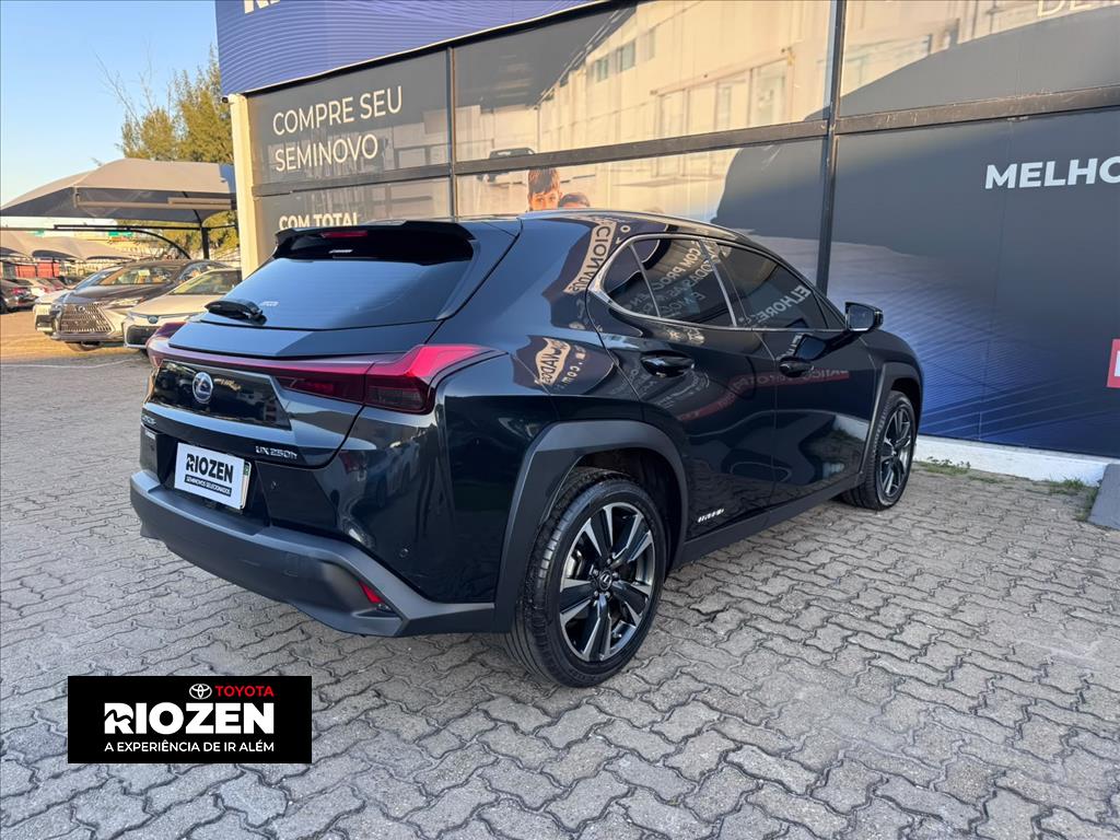 UX 250h 2.0 VVT-I HYBRID DYNAMIC CVT2