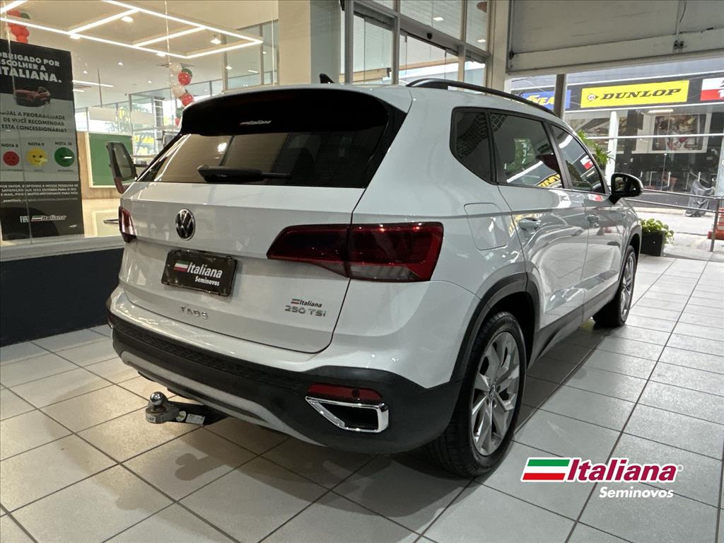 TAOS 1.4 250 TSI TOTAL FLEX COMFORTLINE AUTOMÁTICO2