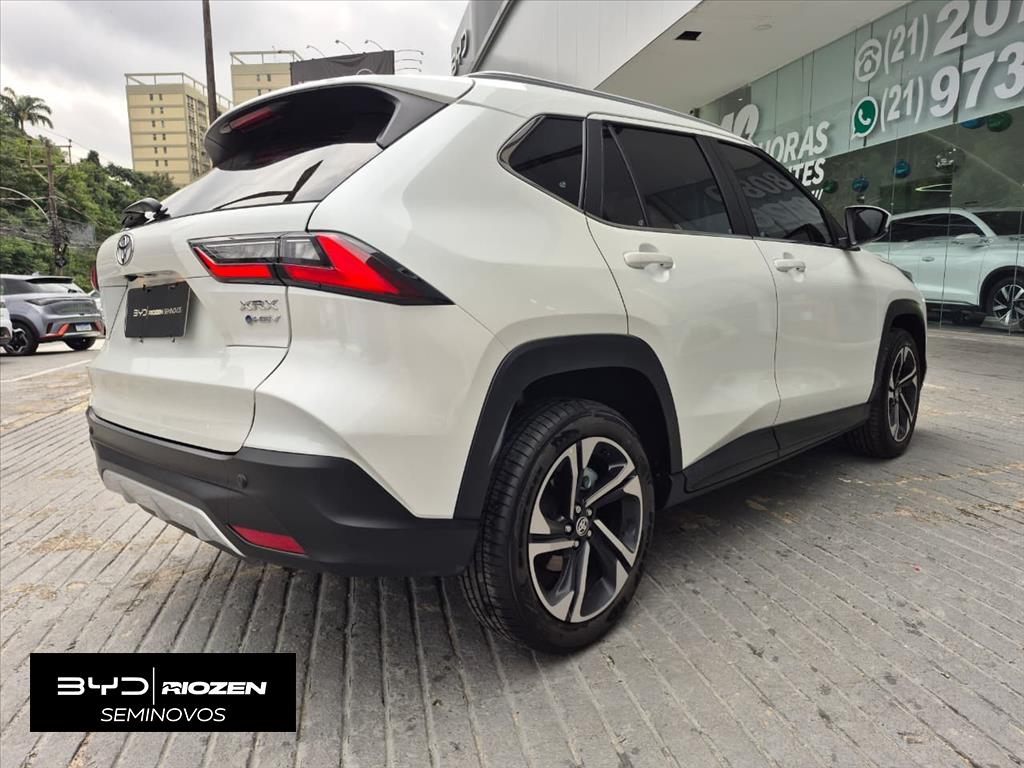Toyota YARIS CROSS 2026