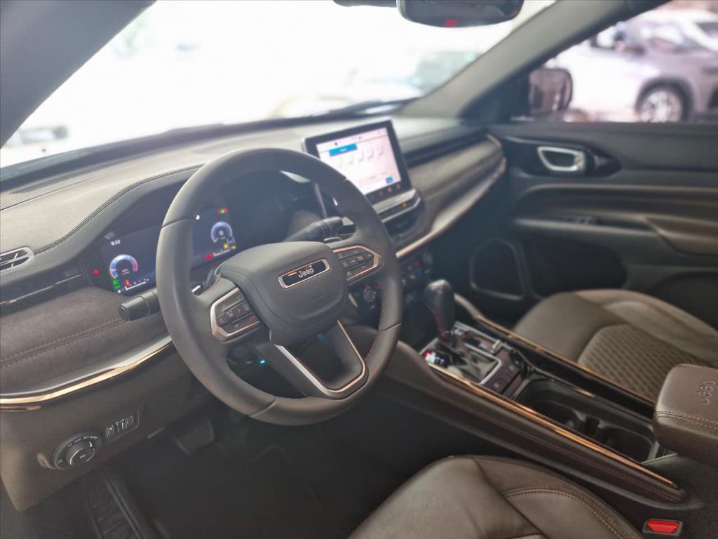 COMMANDER 1.3 T270 TURBO FLEX OVERLAND AT69