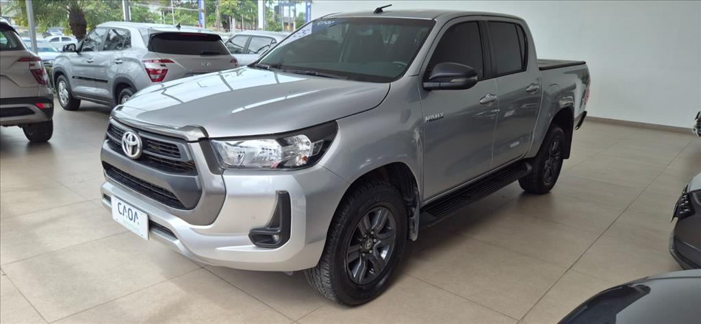 Toyota-HILUX-2.8 D-4D TURBO DIESEL CD SR 4X4 AUTOMÁTICO