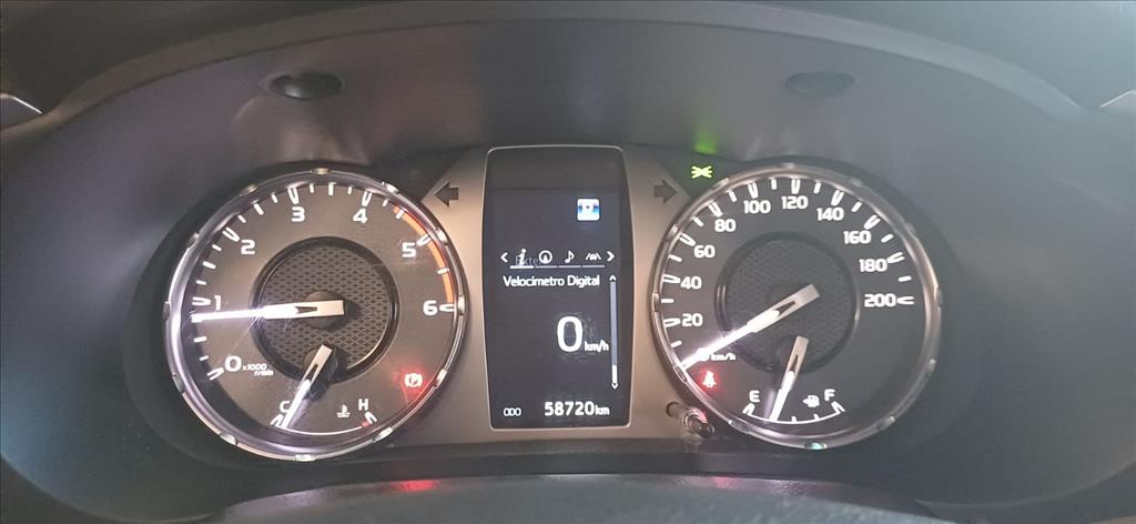 HILUX 2.8 D-4D TURBO DIESEL CD SRX 4X4 AUTOMÁTICO9