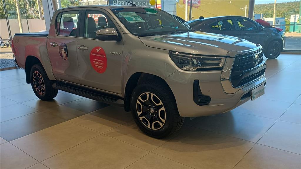 HILUX 2.8 D-4D TURBO DIESEL CD SRX 4X4 AUTOMÁTICO2