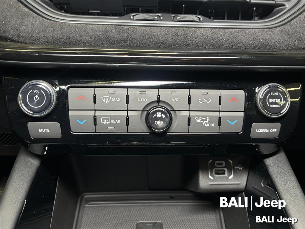 COMMANDER 1.3 T270 TURBO FLEX LONGITUDE AT610