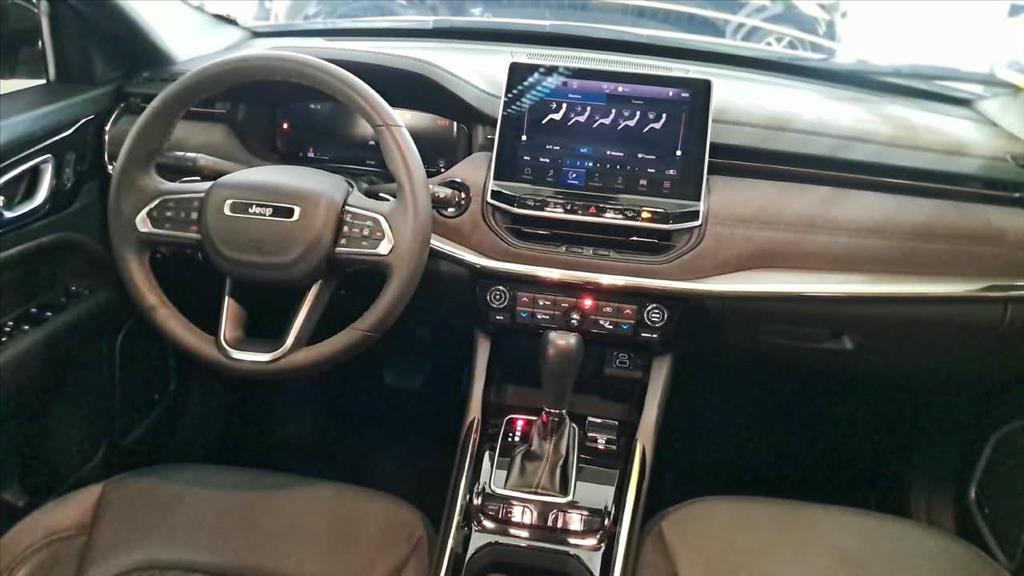 COMMANDER 1.3 T270 TURBO FLEX OVERLAND AT65