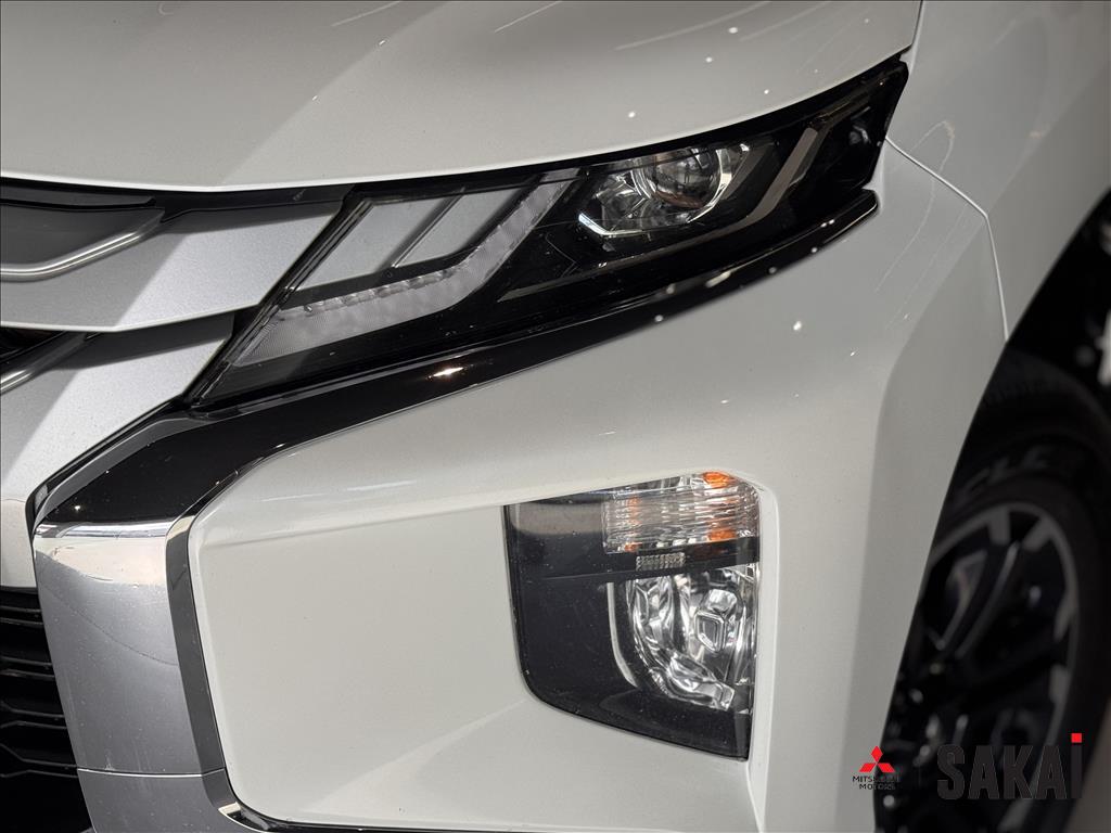 Mitsubishi-L200 TRITON-2.4 16V TURBO DIESEL SPORT HPE CD 4P 4X4 AUTOMÁTICO