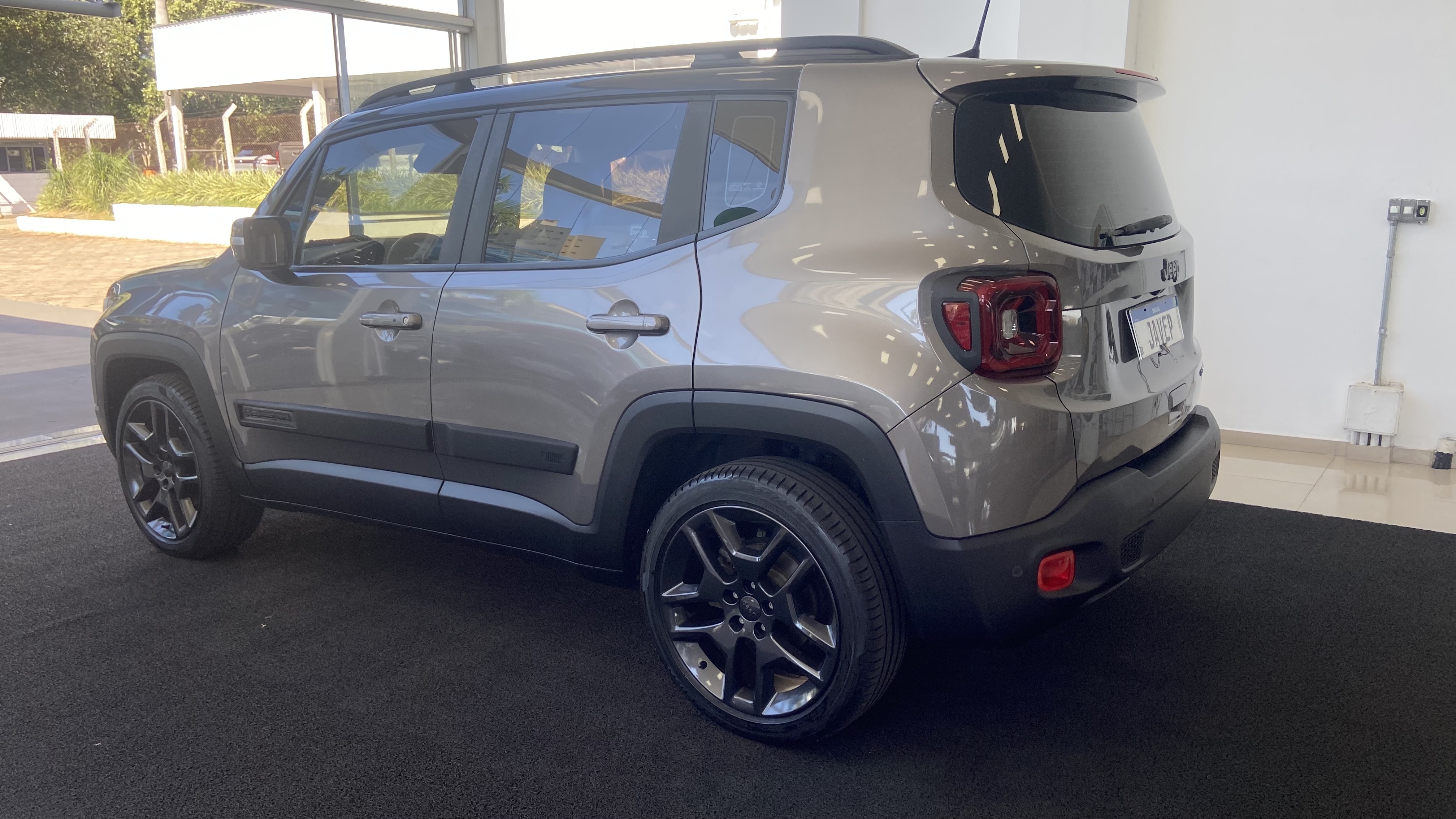 Jeep Renegade 1.8 16V Flex Limited 4P Automático - foto 6