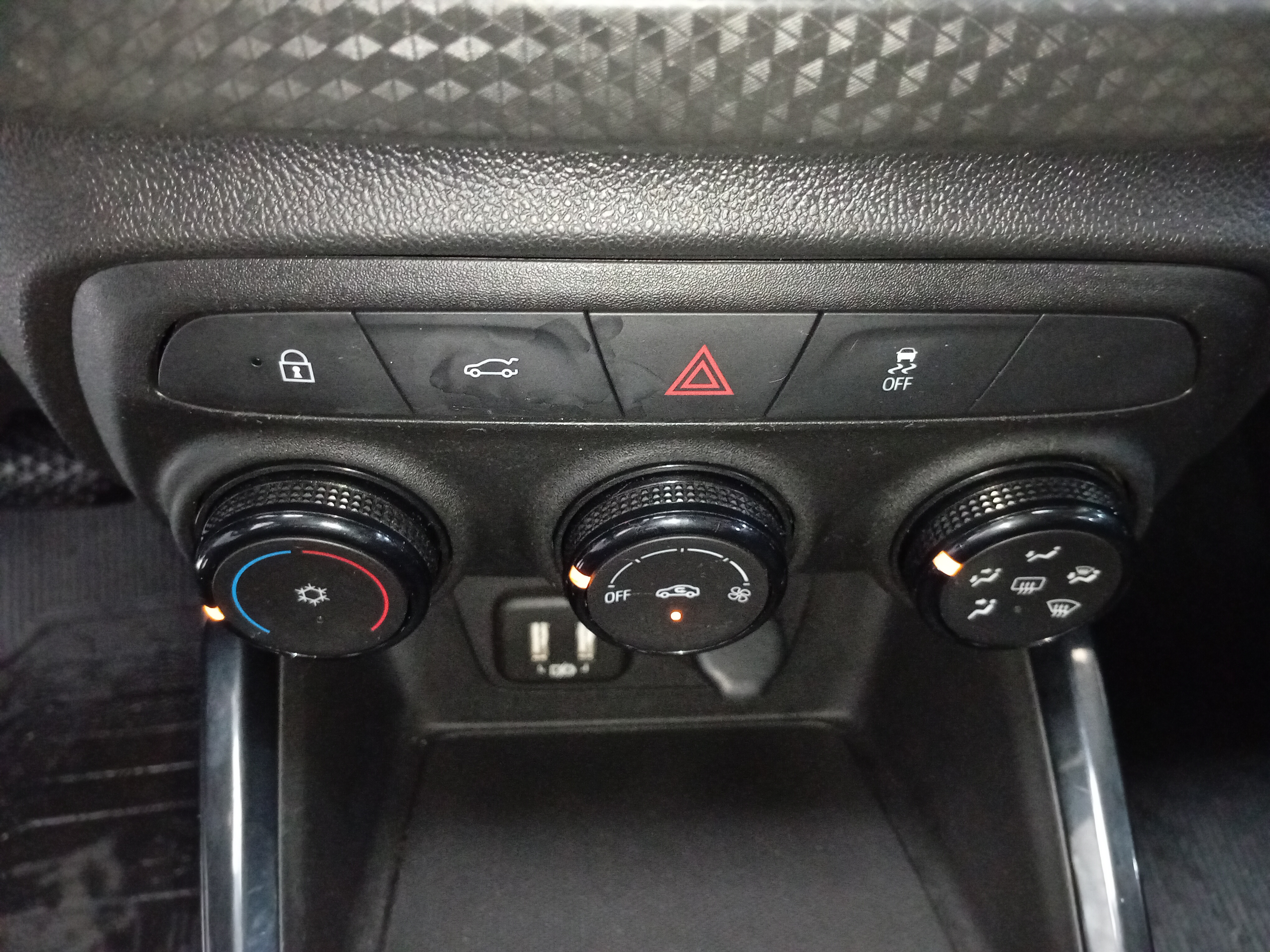 ONIX PLUS 1.0 TURBO FLEX LT AUTOMÁTICO10
