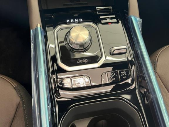 COMMANDER 2.2 TURBO DIESEL OVERLAND AT912