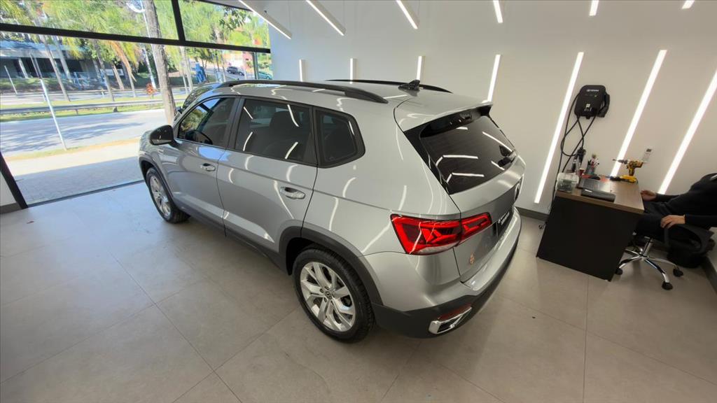 TAOS 1.4 250 TSI TOTAL FLEX COMFORTLINE AUTOMÁTICO1