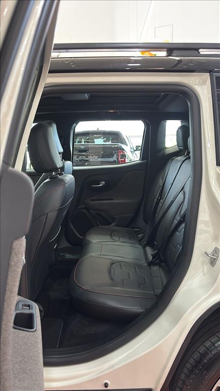 RENEGADE 1.3 T270 TURBO MHEV SAHARA AT64