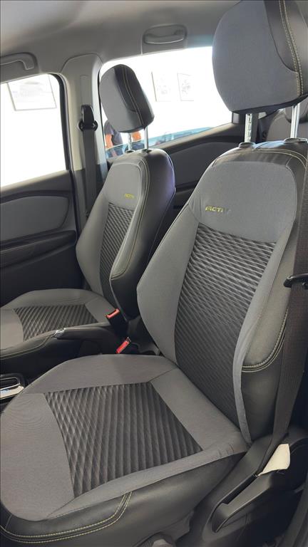 SPIN 1.8 ACTIV 8V FLEX 4P AUTOMÁTICO4