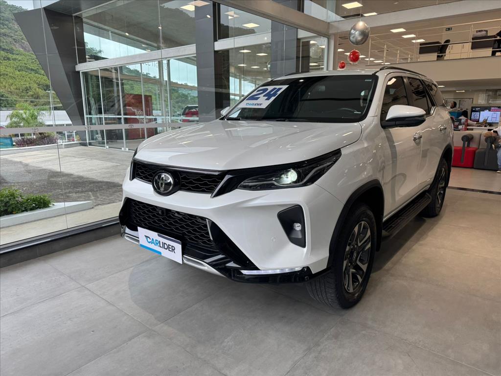 HILUX 2.8 D-4D TURBO DIESEL CD SRX 4X4 AUTOMÁTICO1