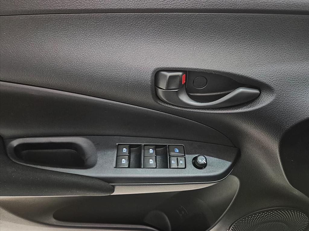 Toyota-YARIS-1.5 16V FLEX SEDAN XL MULTIDRIVE