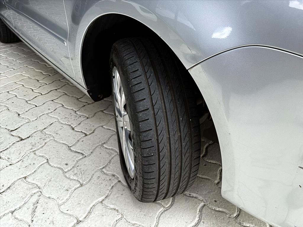 Volkswagen Fox - 1.6 MI 8V FLEX 4P MANUAL