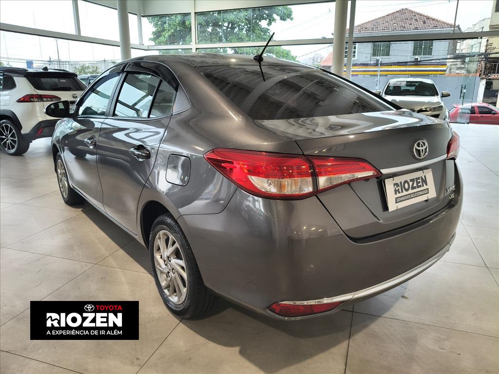 YARIS 1.5 16V FLEX SEDAN XS CONNECT MULTIDRIVE3