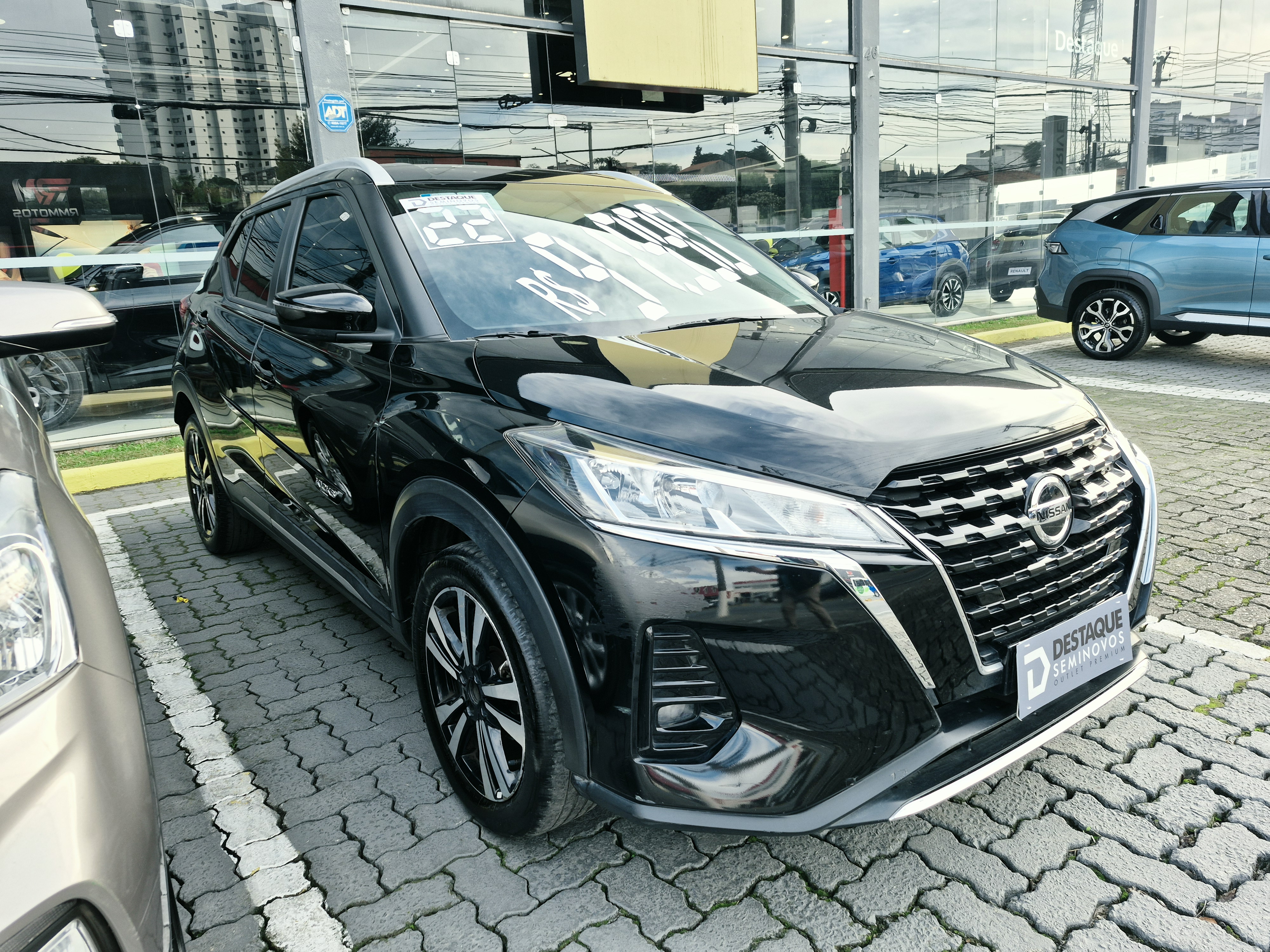 NISSAN KICKS