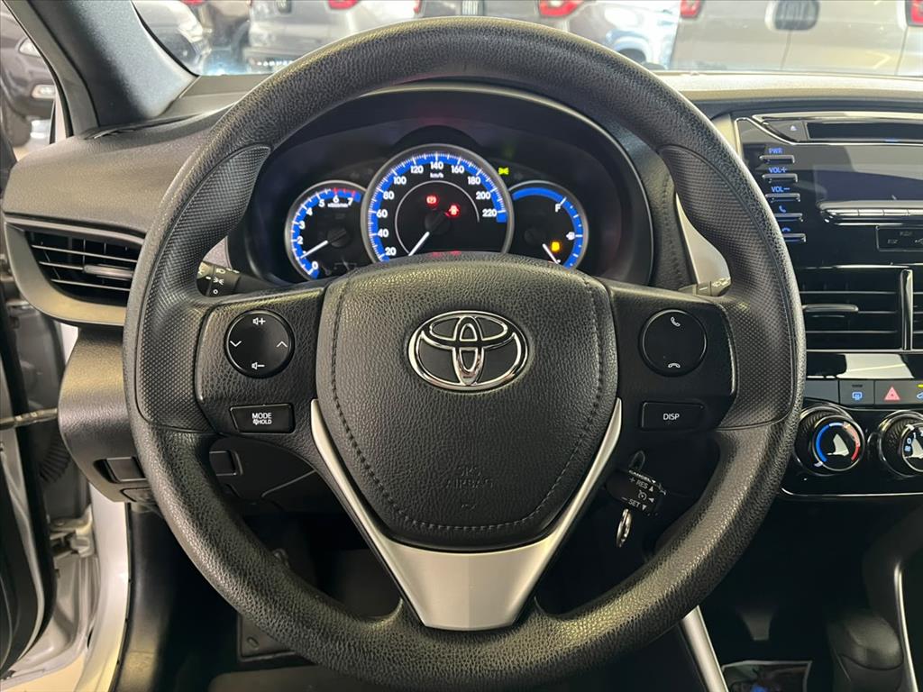 YARIS 1.3 16V FLEX XL LIVE MULTIDRIVE8