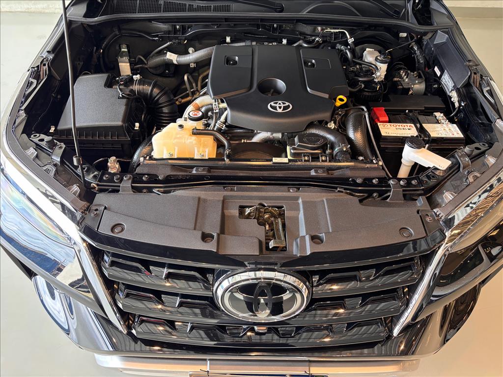 TOYOTA HILUX SW4 2.8 D-4D TURBO DIESEL SRX 7L 4X4 AUTOMÁTICO-18 - Paraná Veículos Campinas - Veículos novos e seminovos com qualidade e procedência - 0