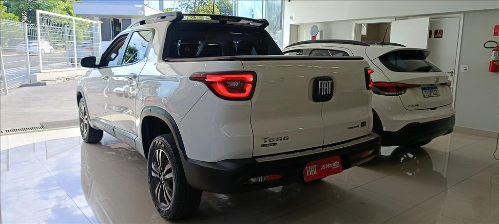 TORO 1.3 TURBO 270 FLEX FREEDOM AT63