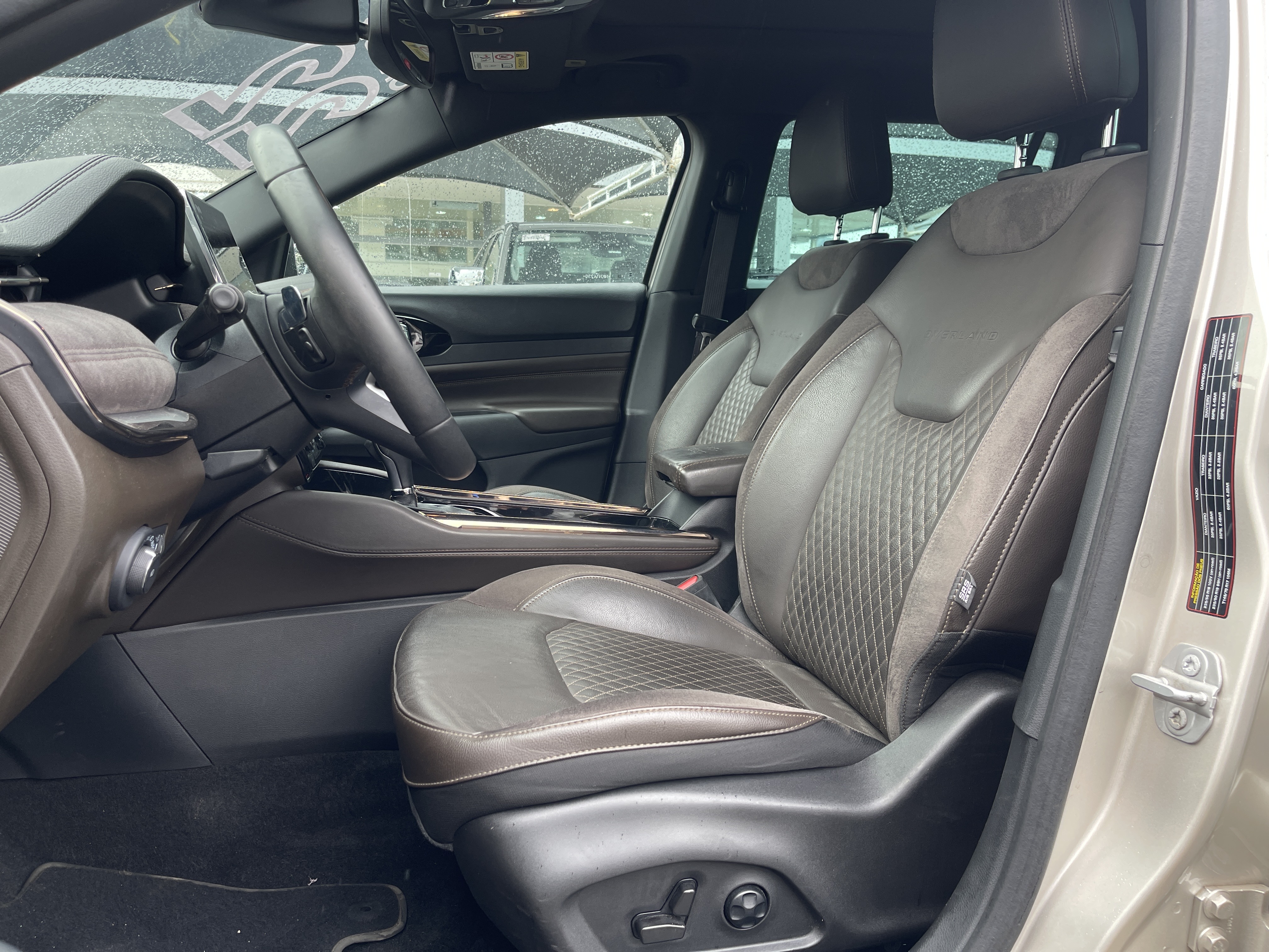 COMMANDER 1.3 T270 TURBO FLEX OVERLAND AT67