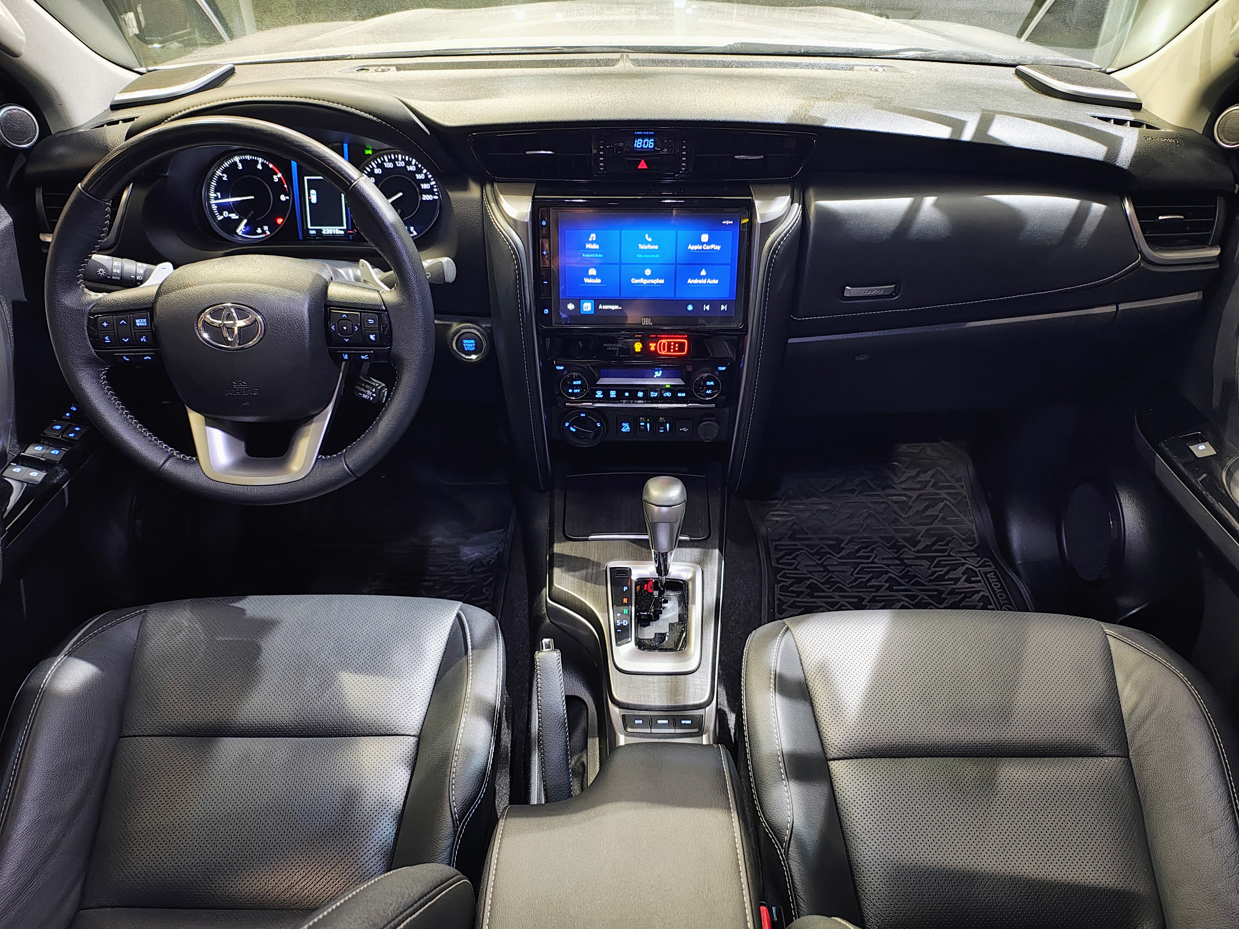 HILUX SW4 2.8 D-4D TURBO DIESEL SRX PLATINUM 7L 4X4 AUTOMÁTICO10