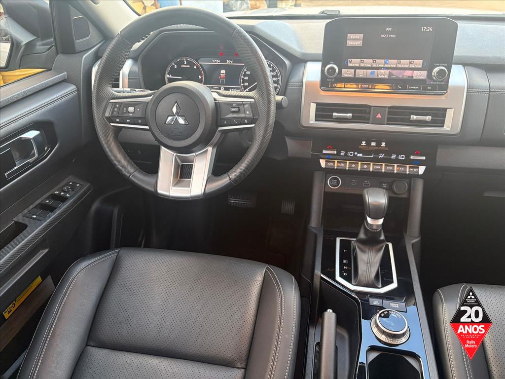 Mitsubishi-TRITON-2.4 BITURBO DIESEL CD HPE-S 4X4 AUTOMÁTICO